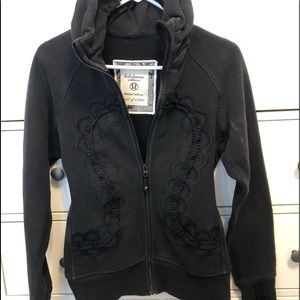 Lululemon Lace Special Edition Scuba Hoodie Black size 6